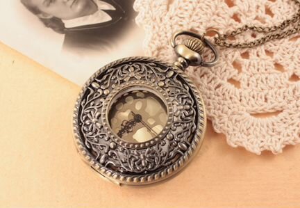 Часы-подвеска №32 Цветочная филигрань