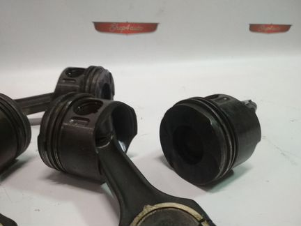 Поршень с шатуном mercedes