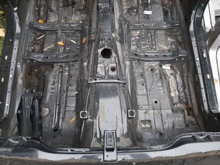 Передняя часть BMW E38 735i