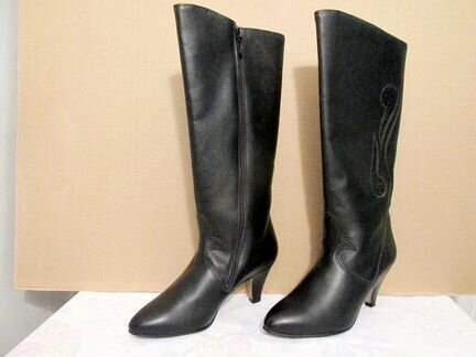 Продам новые женские сапоги (натуральн. кожа) 25/8