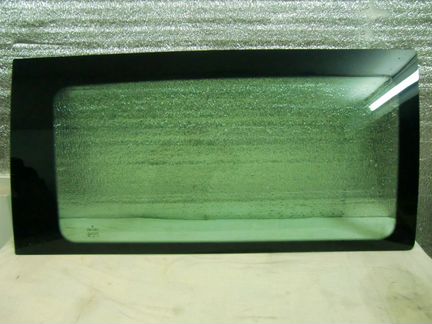 Стекло правой задней двери Mercedes Viano W639