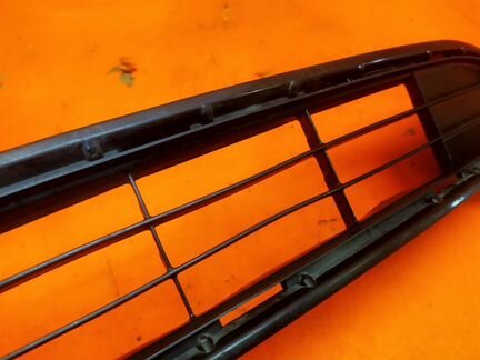 Решетка бампера передняя Toyota Rav4 4 CA40