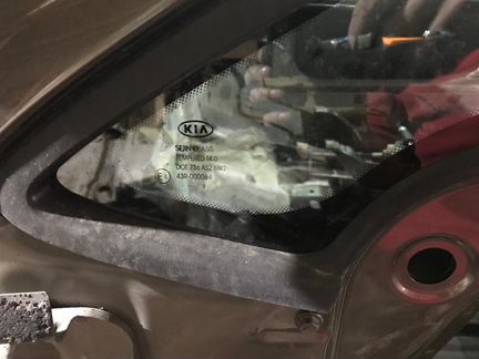 Стекло форточка переднее левое Kia Ceed 2012