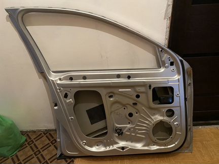 Левая передняя дверь skoda octavia a7