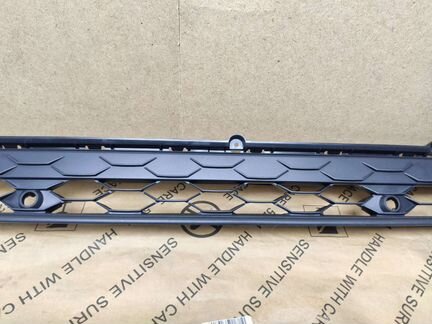 Решетка Volkswagen Tiguan 2 бампера передняя новая