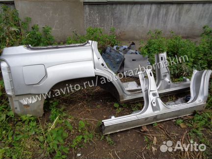 Nissan Patrol Y61 Крыло заднее правое, левое