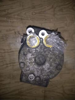 Компрессор кондиционера 30761388 Volvo XC90