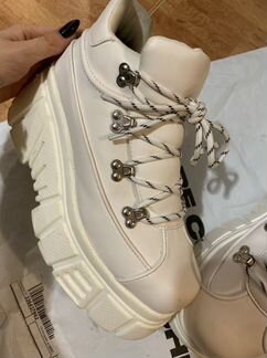 Bershka кроссовки