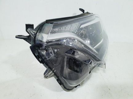 Фара левая Toyota Rav4 45
