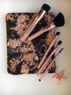 Дорожный набор кистей MAC