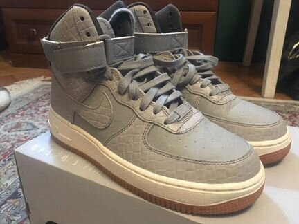 Новые Кроссовки Nike