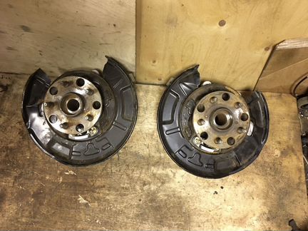 Кулак задний Lexus IS