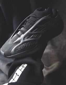 Yeezy 700 alvah