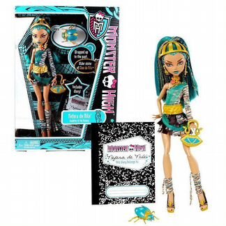Базовая Нефера Де Нил с питомцем Monster High