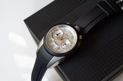 Швейцарские часы Bomberg 1968 хронограф