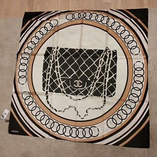 Шелковый платок Chanel и Louis Vuitton