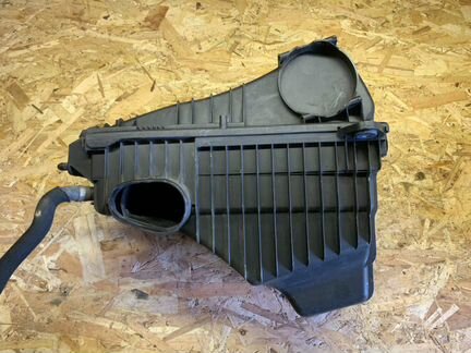 Корпус воздушного фильтра Audi Q7 4L 2008г