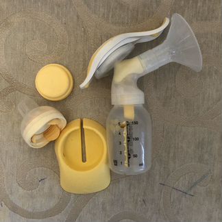 Молокоотсос ручной medela