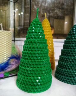 Свеча ёлочка из пчелиного воска (вощина)