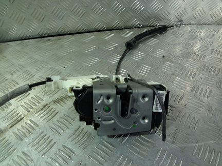 Замок двери передней правой Мерседес 204 212 218