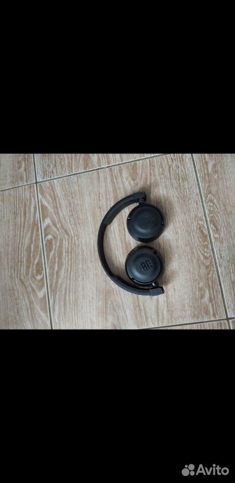 Беспроводные наушники JBL
