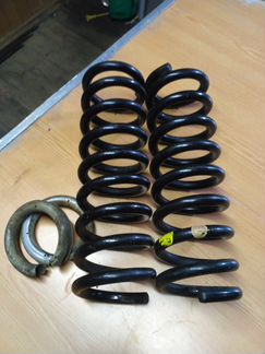 Пружины Nissan Navara 2005-н.в. 2шт, б/у