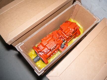 Гидронасос Hyundai R300, 31Q8-10030