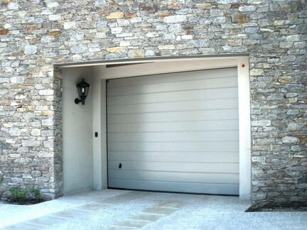 Секционные ворота