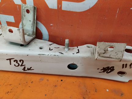 Панель передняя (суппорт радиатора) верхний Nissan