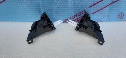 Кронштейн фонаря в крыло Lexus LX 570 2016-2021