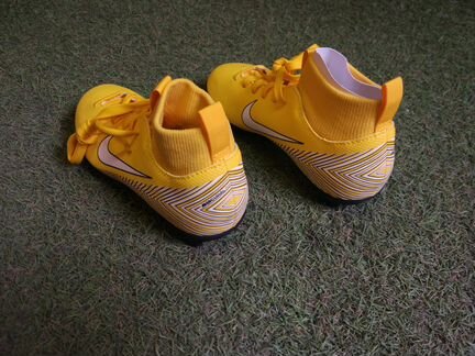 Новые детские футбольные бутсы с носком Nike 32 р