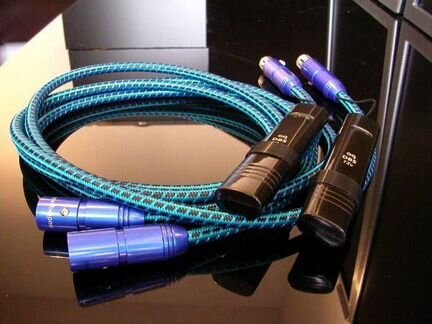 Audioquest SKY DBS 72V XLR и Audioquest Columbia D