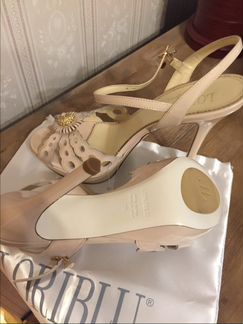 Босоножки Loriblu новые, р. 38