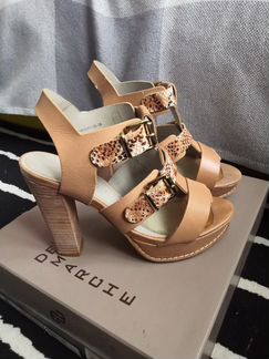 Босоножки Econika